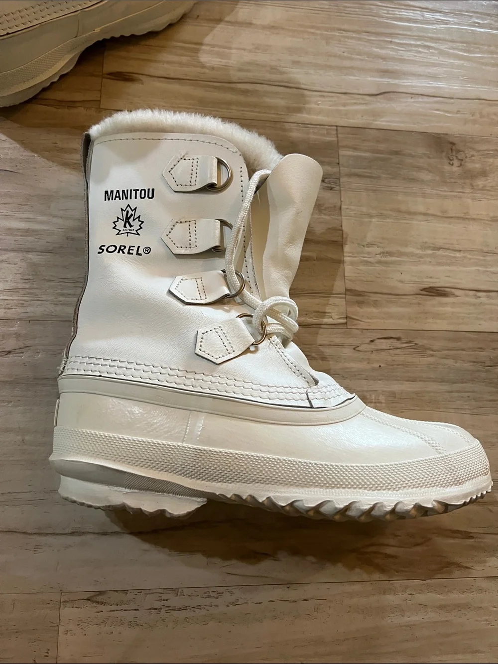 Vintage Sorel Manitou Women's Winter Boots in Off-White with Faux Fur Cuff